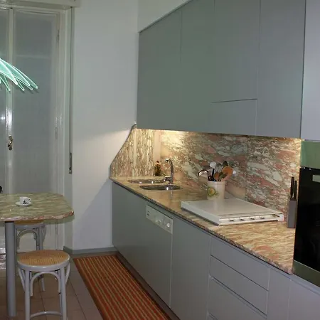 Luxury Designer Penthouse - Elika דירה קומו