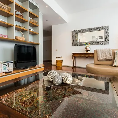 דירה Luxury Designer Penthouse - Elika